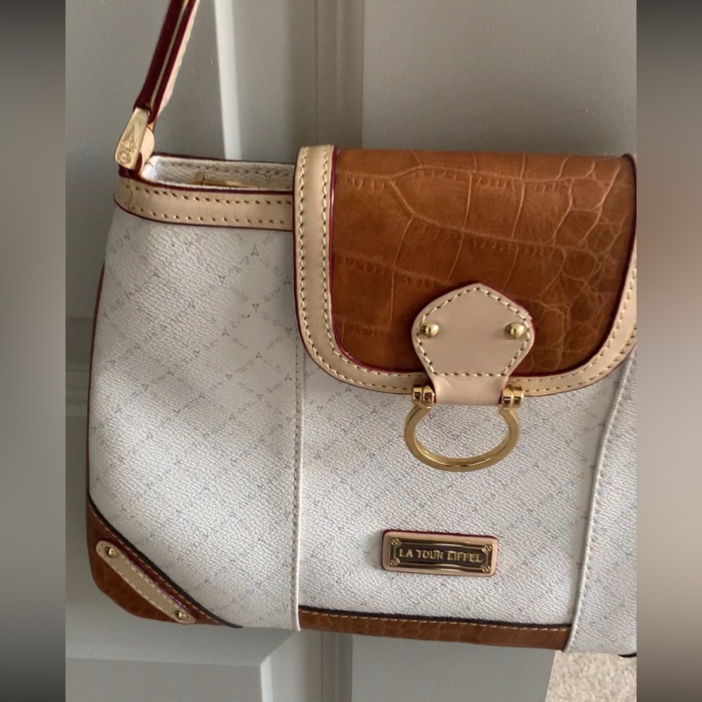 La tour Eiffel brand Name, leather purse
